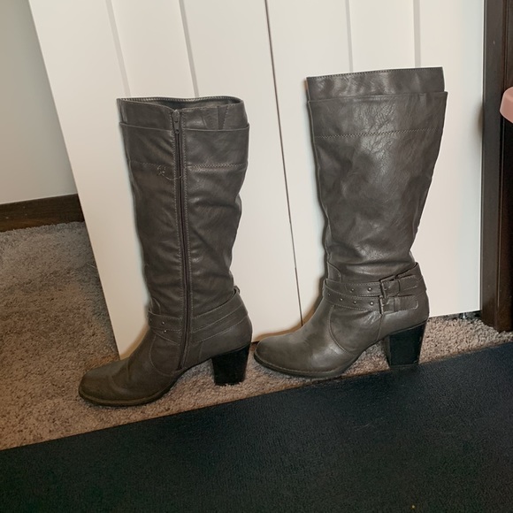 Grey knee high boots - Picture 3 of 7